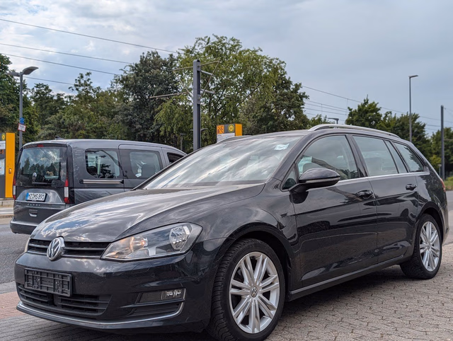Volkswagen Golf Variant Carat DSG PANO. NAVI. LEDER. ACC Baujahr 2014 (195.700 km, Diesel, 105 PS) - Gebrauchtwagen bei Autohaus Dörrschuck Mainz