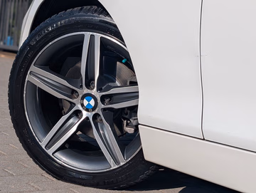 BMW 120d Sport Line NAVI. XENON. PDC. 8-GANG Vorschaubild 7
