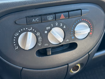 Daihatsu Trevis Limited KLIMA. MOMO. SPORT Vorschaubild 13