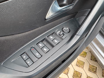 Peugeot 308 Active Pack AUTOMATIK. NAVI. LED. CARPLAY Vorschaubild 12