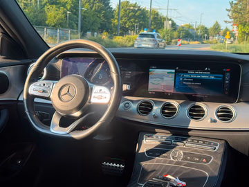 Mercedes-Benz E 220 d T AMG Line 360°. NAVI. LED. SHZ Vorschaubild 14