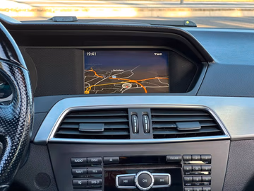 Mercedes-Benz C 350 Avantgarde AMG 4x4. PANO. NAVI. AHK Vorschaubild 11