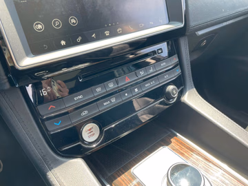 Jaguar F-PACE D300 Portfolio AWD Black Pack ACC Vorschaubild 11