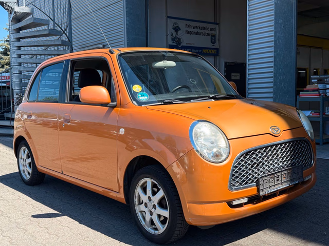 Daihatsu Trevis Limited KLIMA. MOMO. SPORT Baujahr 2006 (187.955 km, Benzin, 58 PS) - Gebrauchtwagen bei Autohaus Dörrschuck Mainz