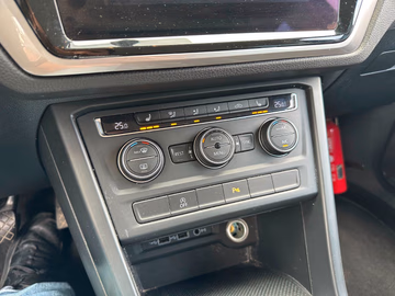 Volkswagen Touran Trendline AHK. NAVI. SHZ. 7-SITZER Vorschaubild 14