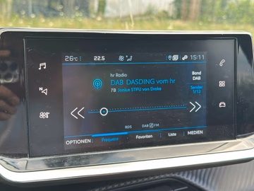 Peugeot 208 GT EAT8. NAVI. KAMERA. LED Vorschaubild 23
