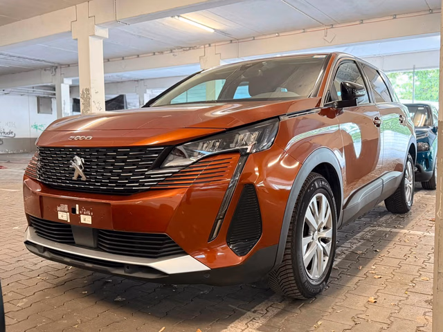 Peugeot 5008 7-SITZE. KAMERA. LED. KEYLESS Baujahr 2022 (114.600 km, Benzin, 131 PS) - Gebrauchtwagen bei Autohaus Dörrschuck Mainz