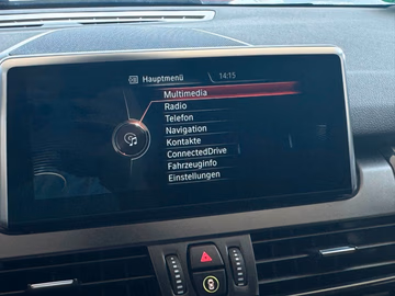 BMW 220d xDrive Advantage NAVI. HUD. 4x4. Kamera Vorschaubild 23