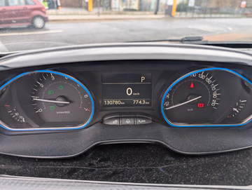 Peugeot 2008 Allure PureTech NAVI. AUTOMATIK. PDC. BT Vorschaubild 9