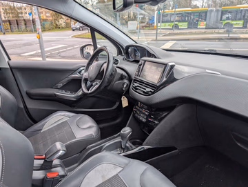 Peugeot 2008 Allure PureTech NAVI. AUTOMATIK. PDC. BT Vorschaubild 7