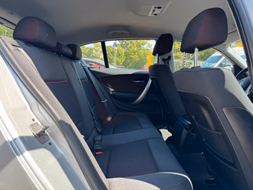 BMW 118i Advantage AUTOM. SHZ. PDC. TEMPOMAT Vorschaubild 12