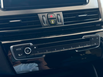 BMW 220d xDrive Advantage NAVI. HUD. 4x4. Kamera Vorschaubild 29
