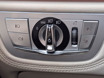 BMW 725d G11 Massage. Kamera. NAVI. 4-Zonen-Klima Vorschaubild 23