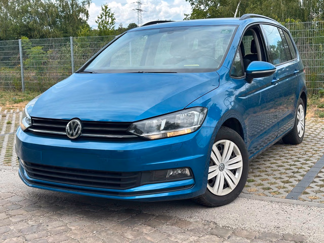 Volkswagen Touran Trendline AHK. NAVI. SHZ. 7-SITZER Baujahr 2019 (143.000 km, Benzin, 150 PS) - Gebrauchtwagen bei Autohaus Dörrschuck Mainz