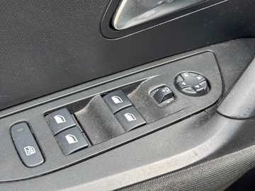 Peugeot 2008 AHK. Kamera. PDC. LED. Klima Vorschaubild 23