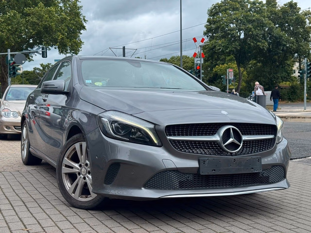 Mercedes-Benz A 200 d Urban PANO. NAVI. Kamera. LED Baujahr 2017 (112.000 km, Diesel, 136 PS) - Gebrauchtwagen bei Autohaus Dörrschuck Mainz
