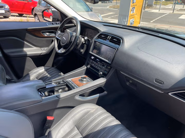 Jaguar F-PACE D300 Portfolio AWD Black Pack ACC Vorschaubild 9