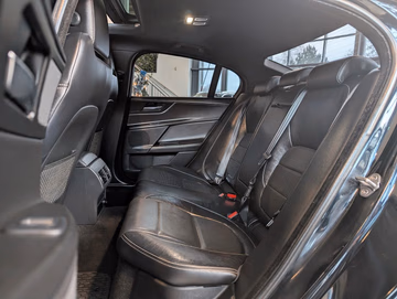 Jaguar XE 25t R-Sport AWD KAMERA Sitzheiz. PANORAMA Vorschaubild 26