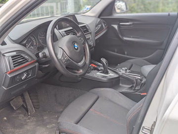BMW 120d Sport Line SPORT-AUTO. NAVI. XENON. PDC Vorschaubild 7