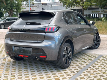 Peugeot 208 GT EAT8. NAVI. KAMERA. LED Vorschaubild 5