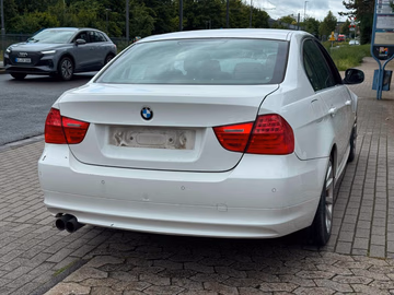 BMW 325d ConnectedDrive PDC. M-Lenkrad. Klima Vorschaubild 6