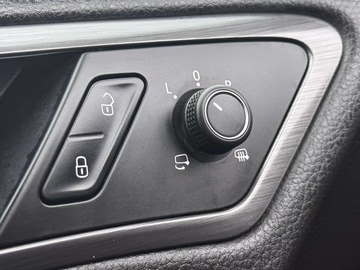Volkswagen Golf Variant Comfortline SHZ. NAVI. ACC. LED Vorschaubild 18
