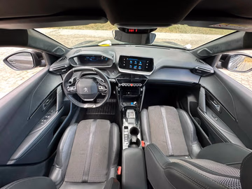 Peugeot 208 GT EAT8. NAVI. KAMERA. LED Vorschaubild 8