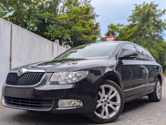Skoda Superb Elegance DSG. NAVI. XENON. SHZ Baujahr 2010 (150.000 km, Diesel, 140 PS) - Gebrauchtwagen bei Autohaus Dörrschuck Mainz