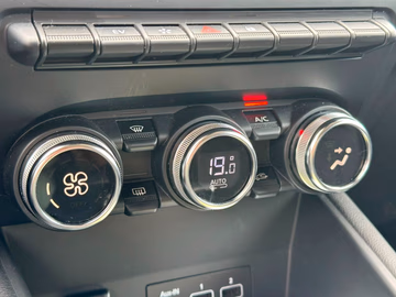 Renault Captur E-TECH Plug-In 160 Intens Vorschaubild 15
